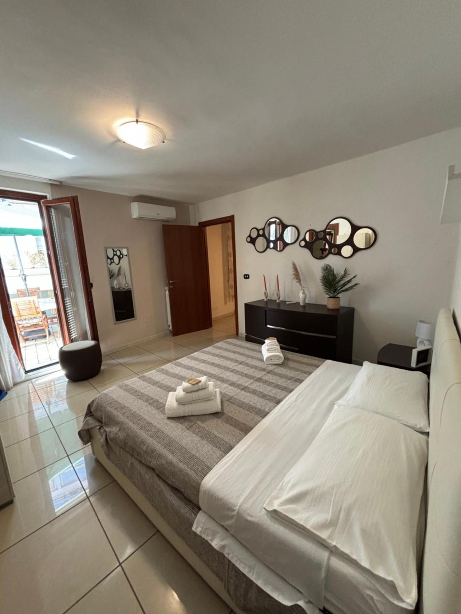 Apartamento Le Muse Caserta Exterior foto